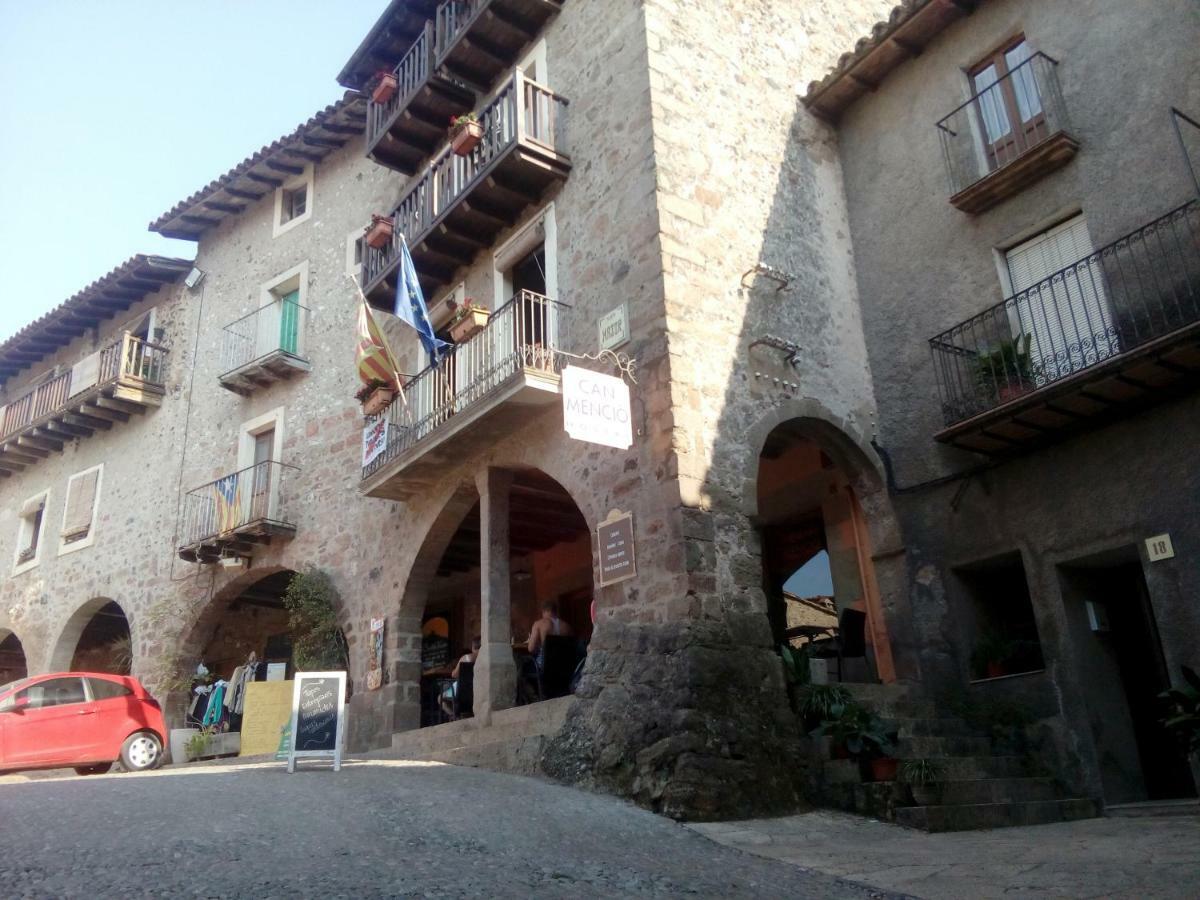 Hotel CAN MENCIÓ - Plaça Major à Santa Pau Extérieur photo